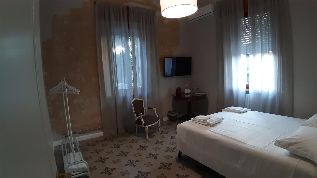 B&B Suite 44 Pesaro Exteriör bild
